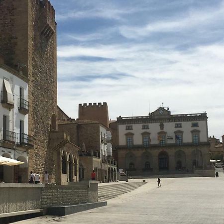 Apartamentos Turisticos Domus Seleqtia Plaza Mayor Caceres Luaran gambar