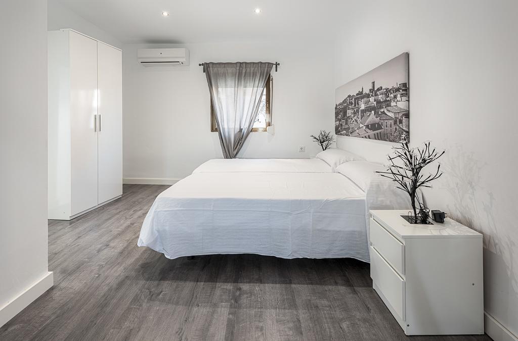 Apartamentos Turisticos Domus Seleqtia Plaza Mayor Caceres Luaran gambar