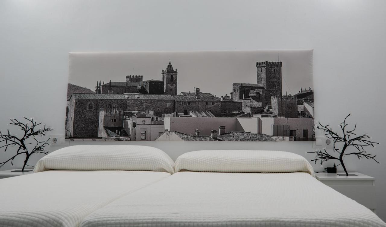 Apartamentos Turisticos Domus Seleqtia Plaza Mayor Caceres Luaran gambar
