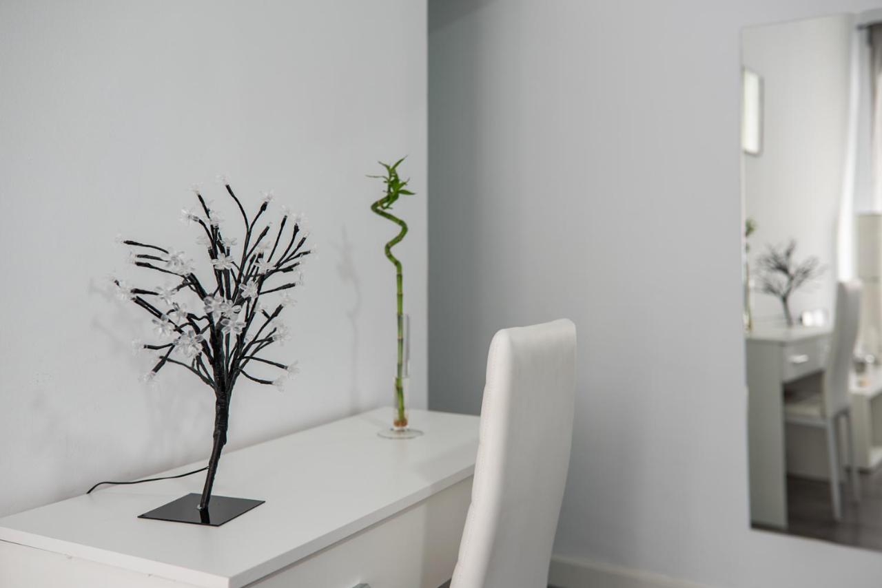 Apartamentos Turisticos Domus Seleqtia Plaza Mayor Caceres Luaran gambar