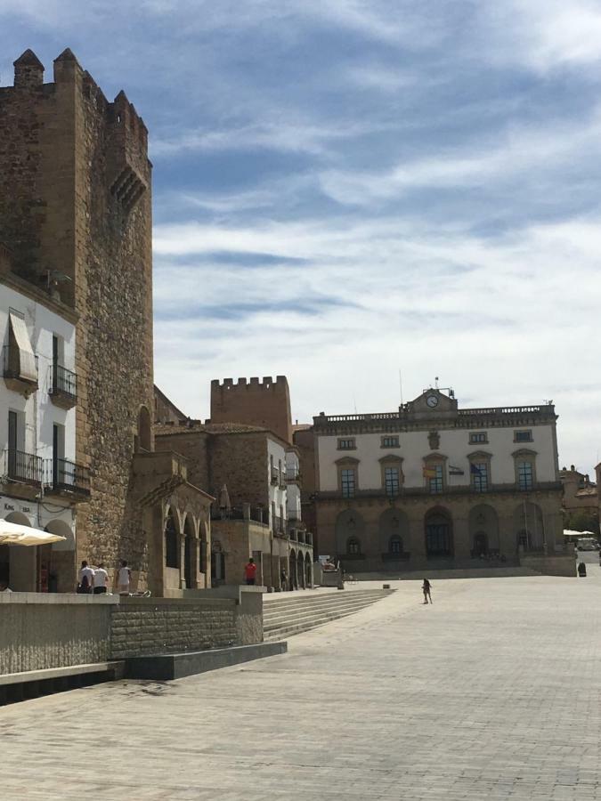 Apartamentos Turisticos Domus Seleqtia Plaza Mayor Caceres Luaran gambar
